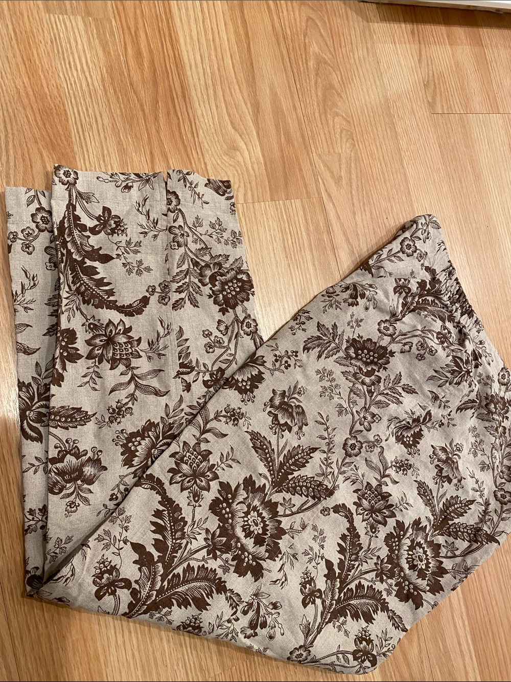 Preowned Charter Club linen Capri pants size 10